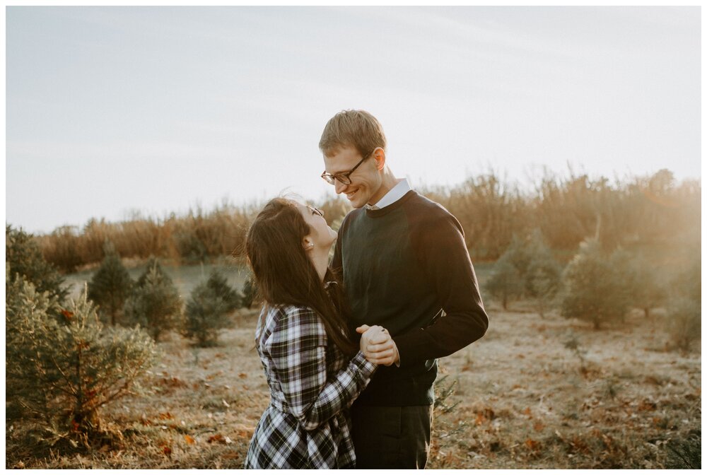 smolak-farm-christmas-tree-farm-engagement-session-scarlet-roots-19.jpg